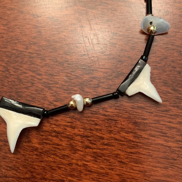 Sharks-tooth Beaded Ankle Bracelet @ 3” Diameter W/Metal Barrel Closure - Picture 3 of 7